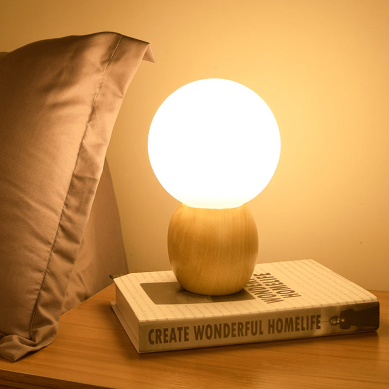 HoutOrb - Sfeervolle Nachtkastlamp met Houten Voetstuk