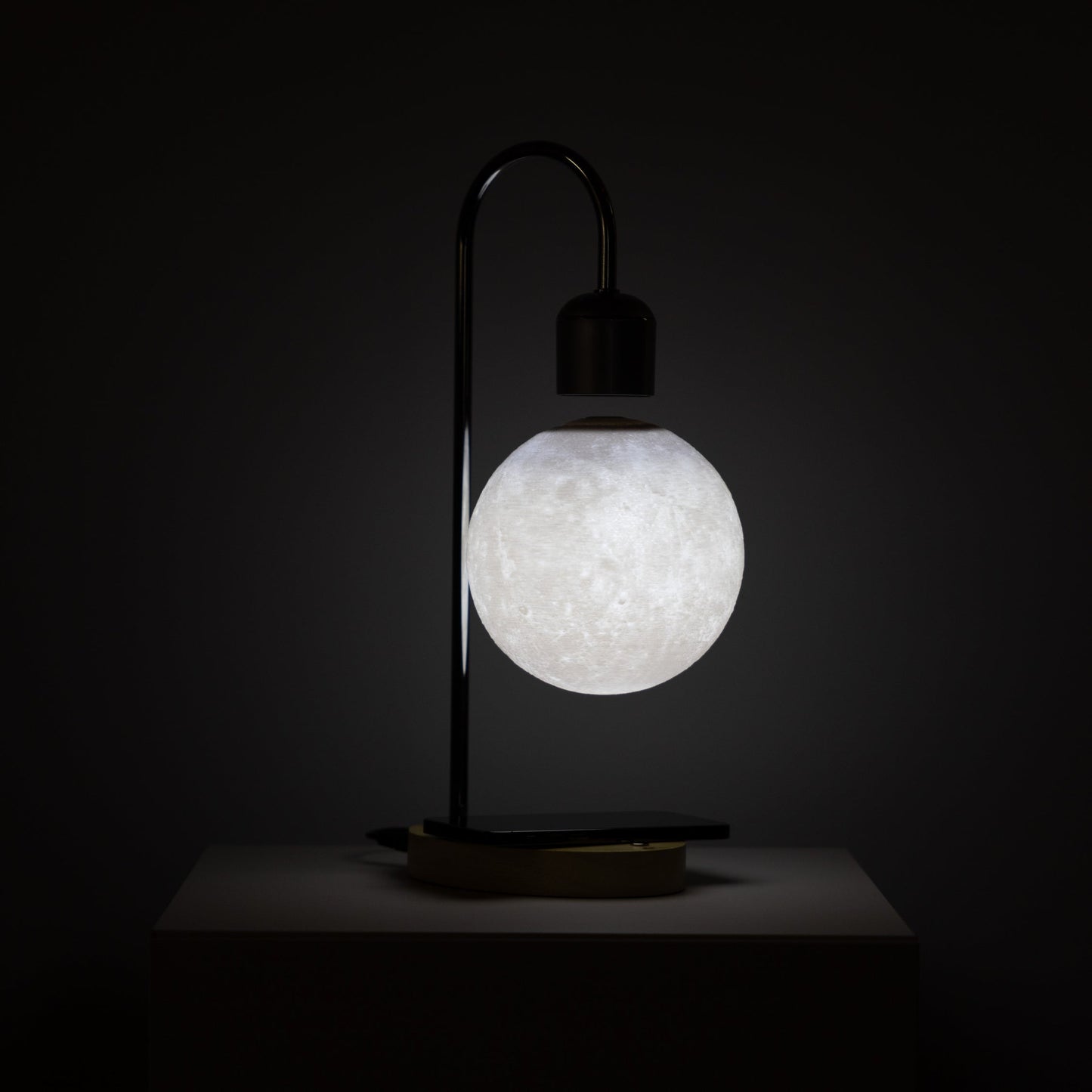 MoonLight - LED Lamp met Ingebouwde Draadloze Oplader