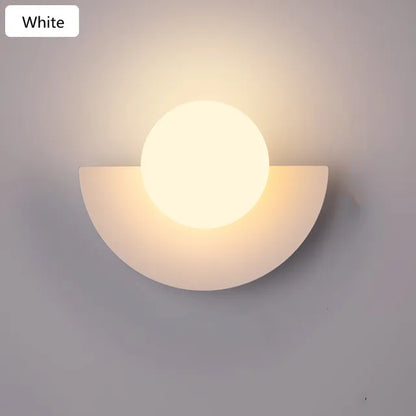 ScandiGlow - LED Wandlamp met Scandinavische Flair