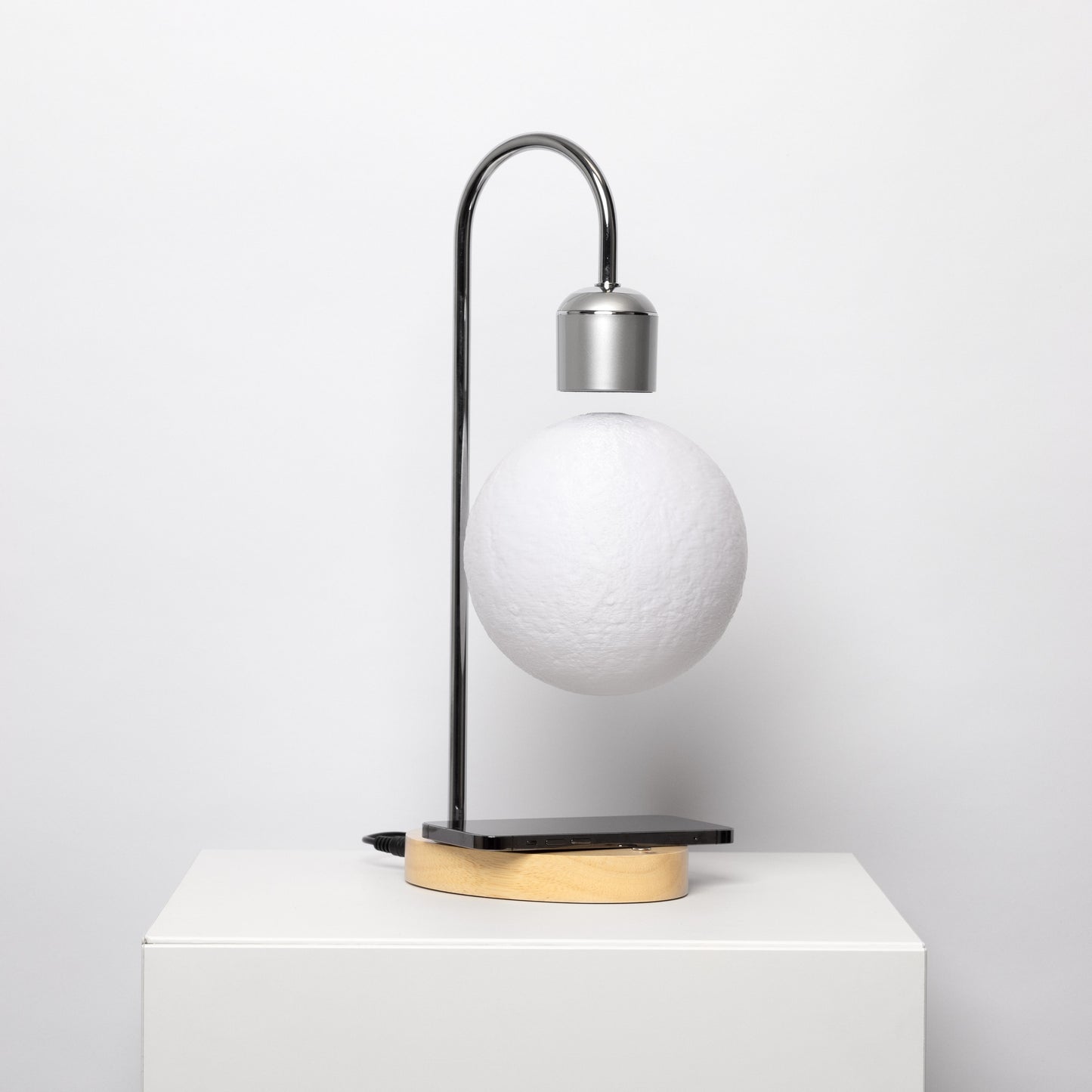 MoonLight - LED Lamp met Ingebouwde Draadloze Oplader