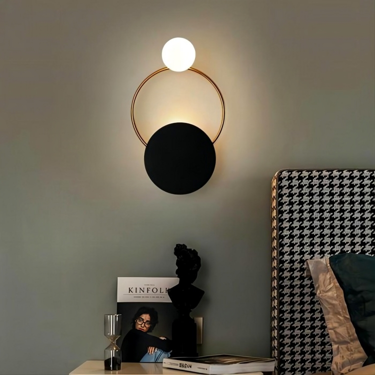 DrieLicht – Minimalistische Wandlamp met Drie Cirkelvormen