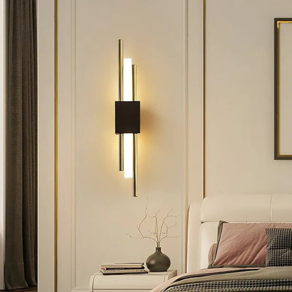 LuxeGlow - Elegante Zwarte en Gouden LED Wandlamp voor de Slaapkamer