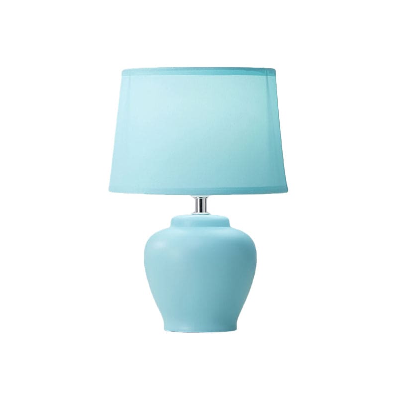 NordiVase - Nordic Fabric Tapered Bedside Lamp met keramische vaasvoet