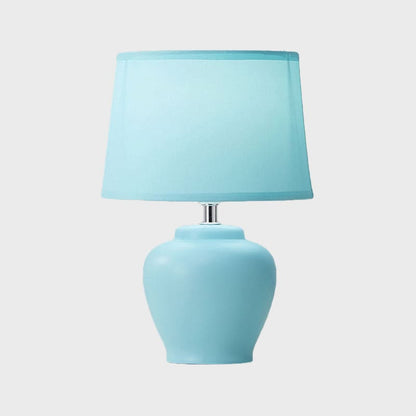 NordiVase - Nordic Fabric Tapered Bedside Lamp met keramische vaasvoet