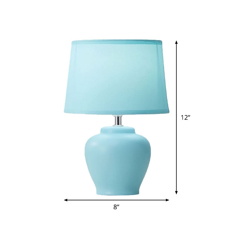 NordiVase - Nordic Fabric Tapered Bedside Lamp met keramische vaasvoet