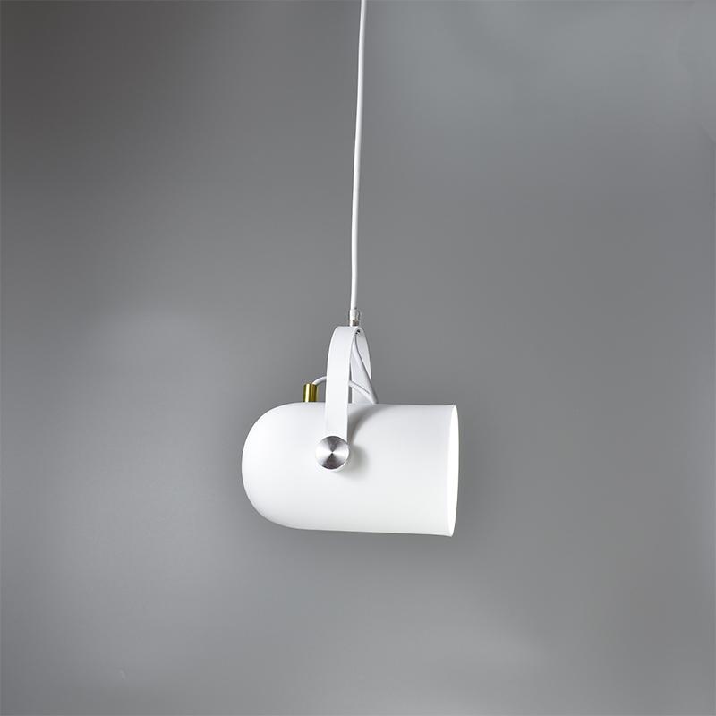 NordicDruppel - Moderne Hoeklamp met Elegant Design