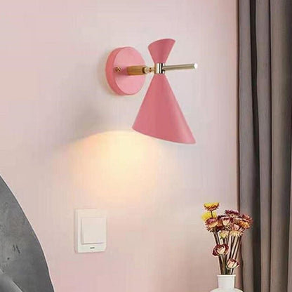 ScandiLuxe - Minimalistische Noordse Wandlamp met Hoornkap