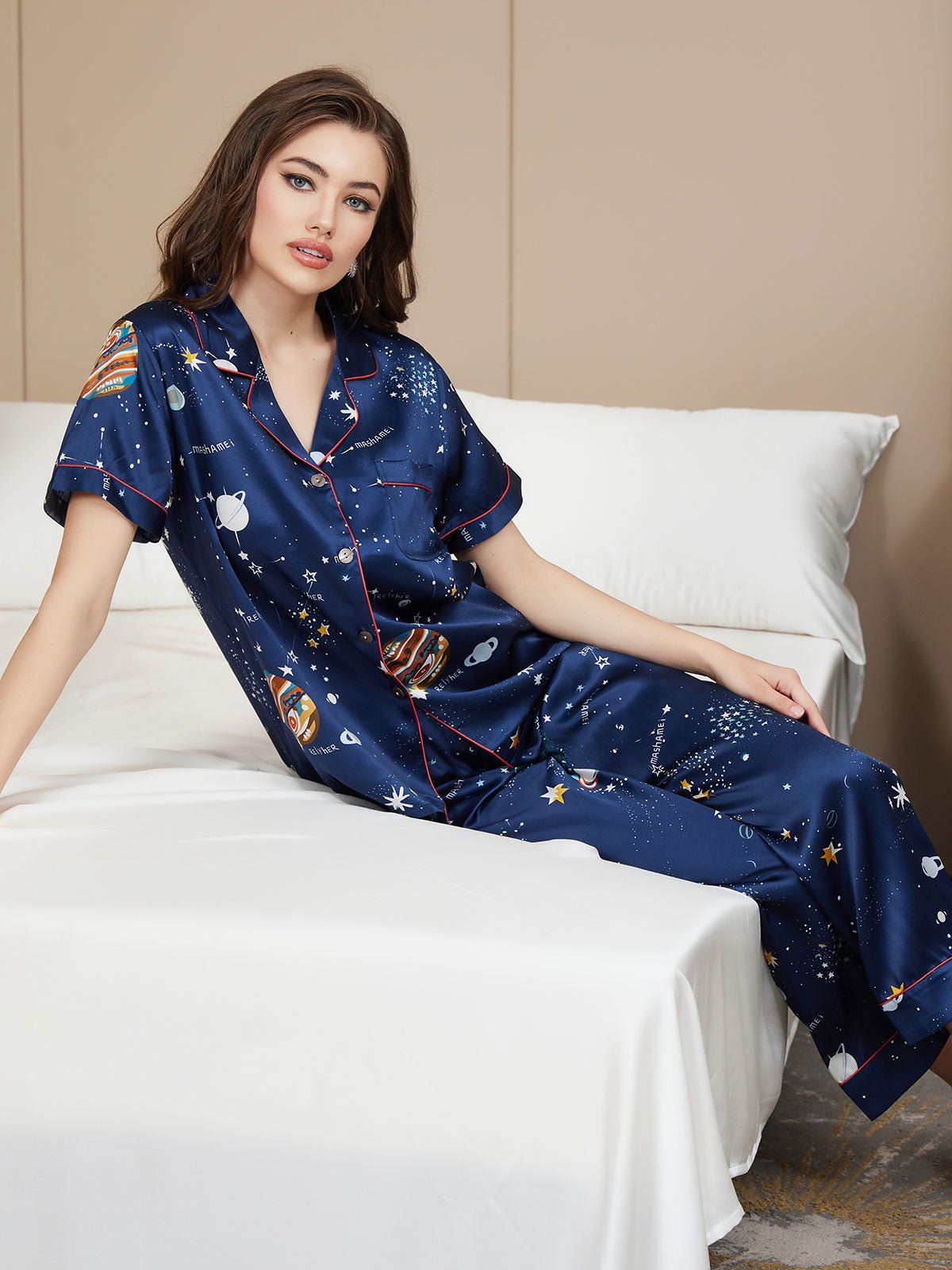 Scarlett - Pyjama van Pure Zijde met Galaxiepatroon