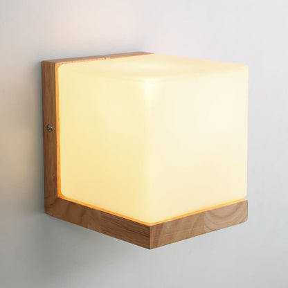 WoodAura - Moderne Wandlamp met Kubusvormige Houten Sokkel