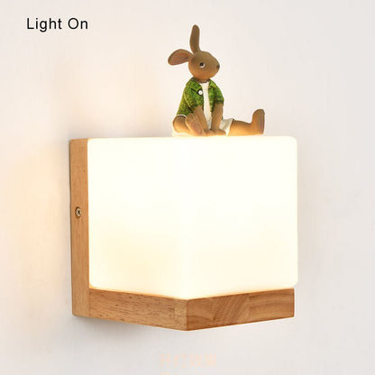 WoodAura - Moderne Wandlamp met Kubusvormige Houten Sokkel